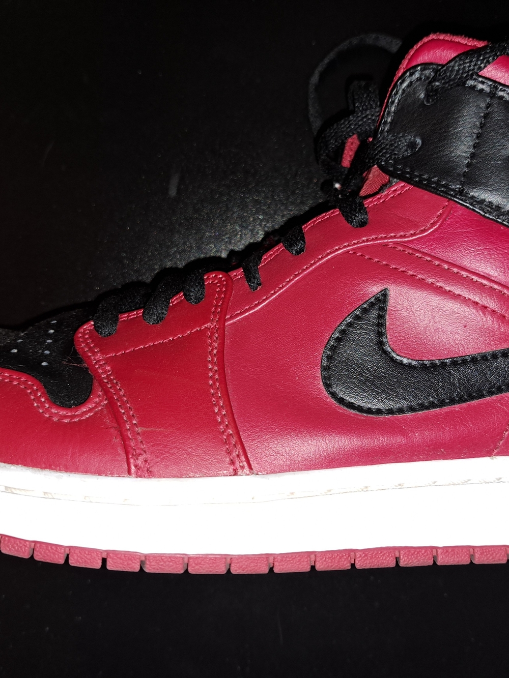 Nike Air Jordan 1 Mid Reverse Bred Black Red White 554724-660 Men's Size 9.5 - Picture 3 of 10